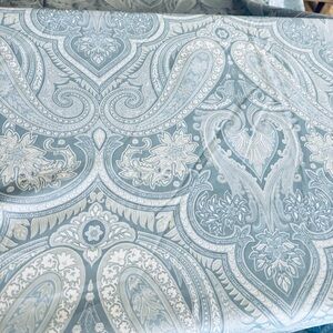Tranquil nights king duvet cover.  Paisley. Blue